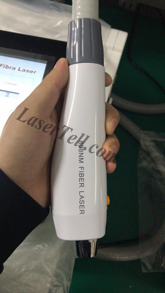La nouvelle fibre 808nm a couplé la machine d'épilation de laser de diode/laser de diode